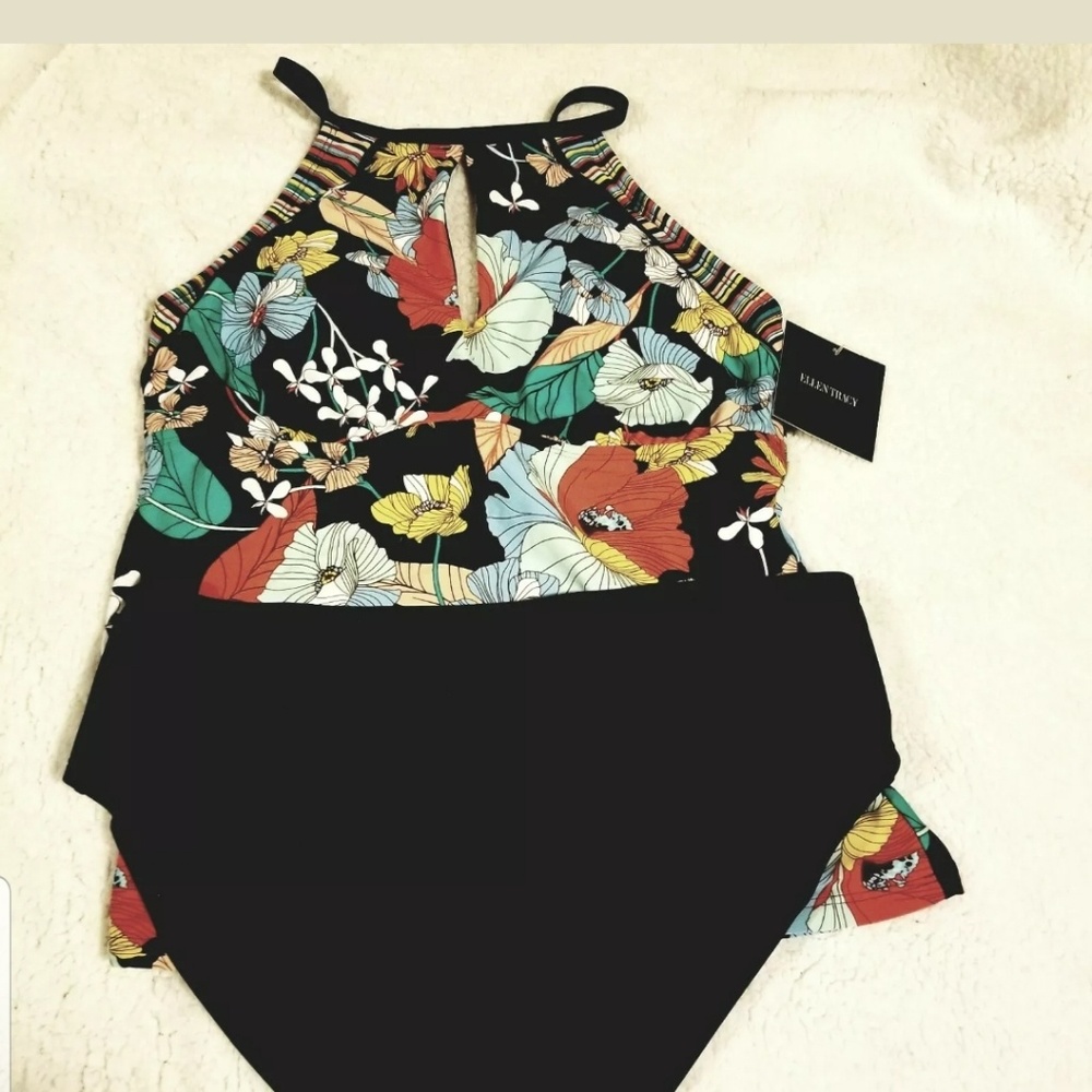 NWTs Ellen Tracy Key Hole High Neck Tankini Set